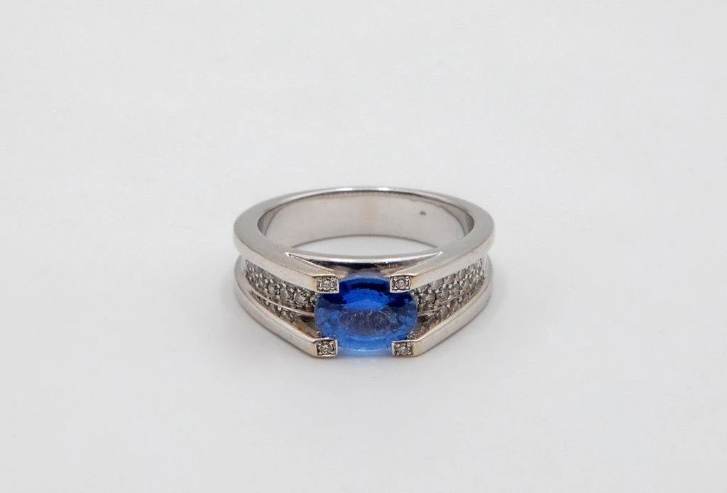 Bague Or blanc et Saphir