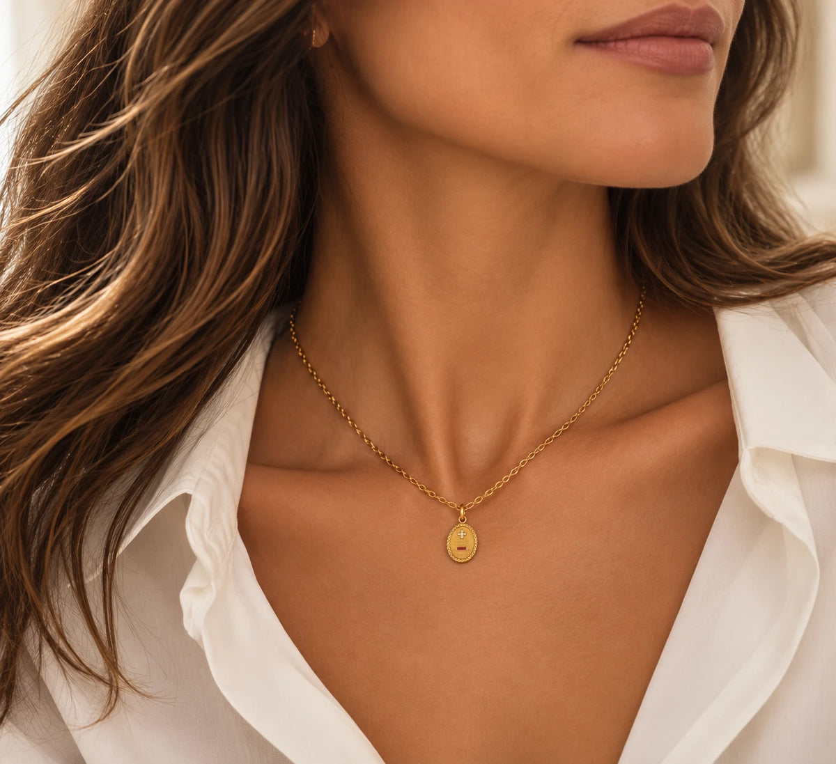 Médaille Augis + qu'hier - que demain or rubis et diamants