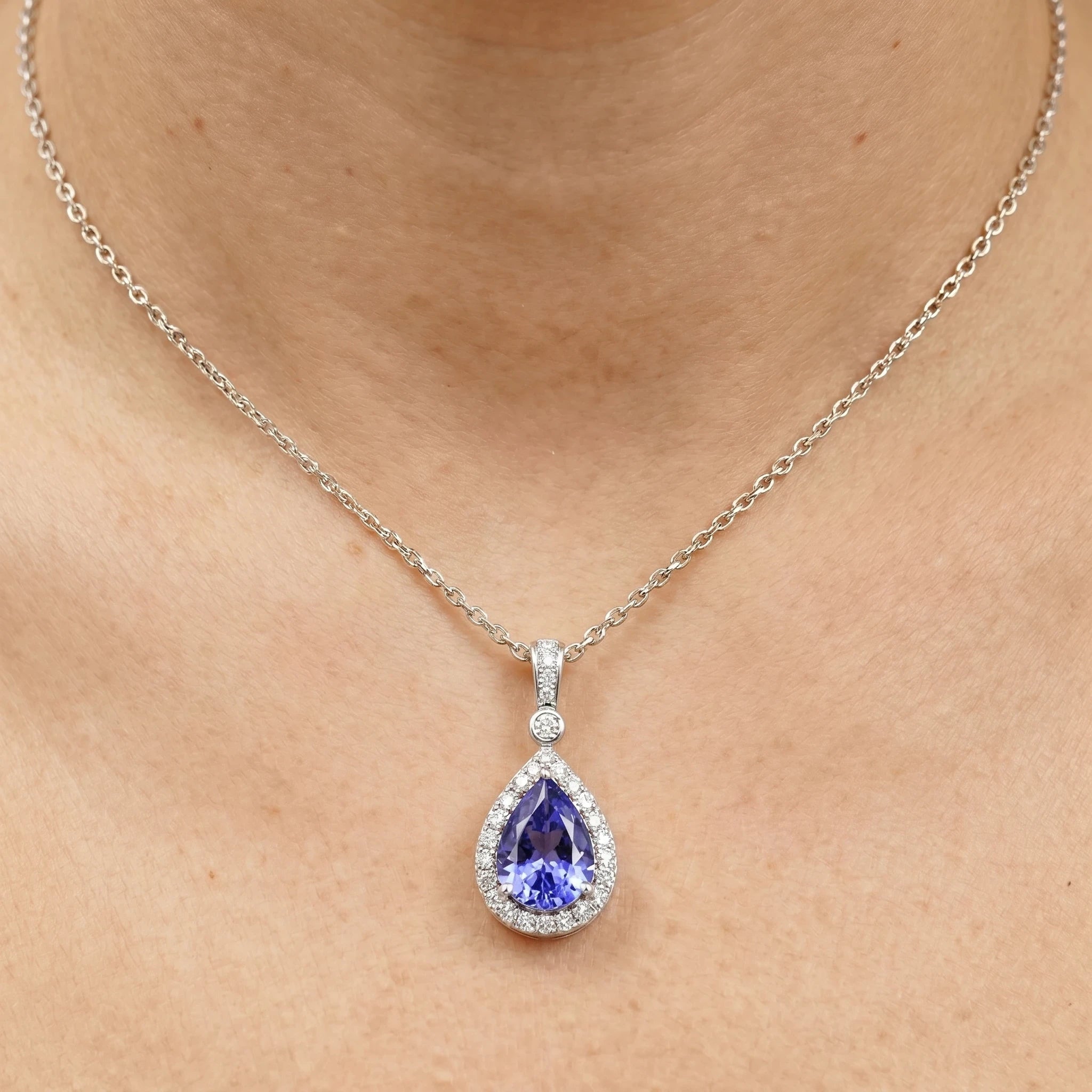 Collier Or blanc et Tanzanite
