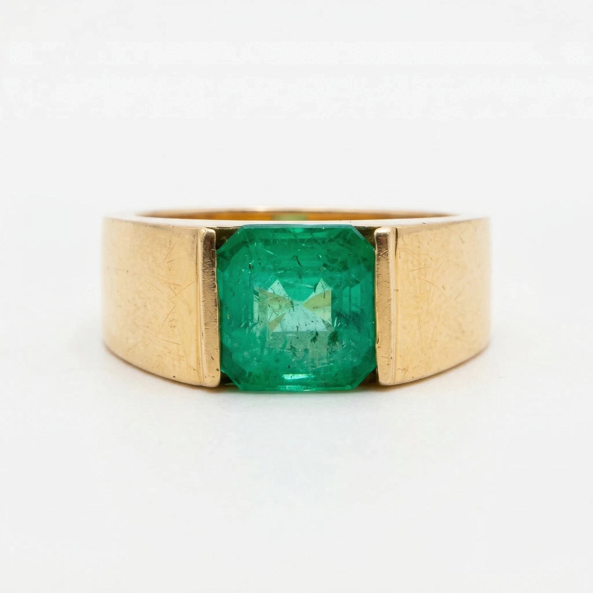 Cartier Bague Tank Or jaune et Émeraude