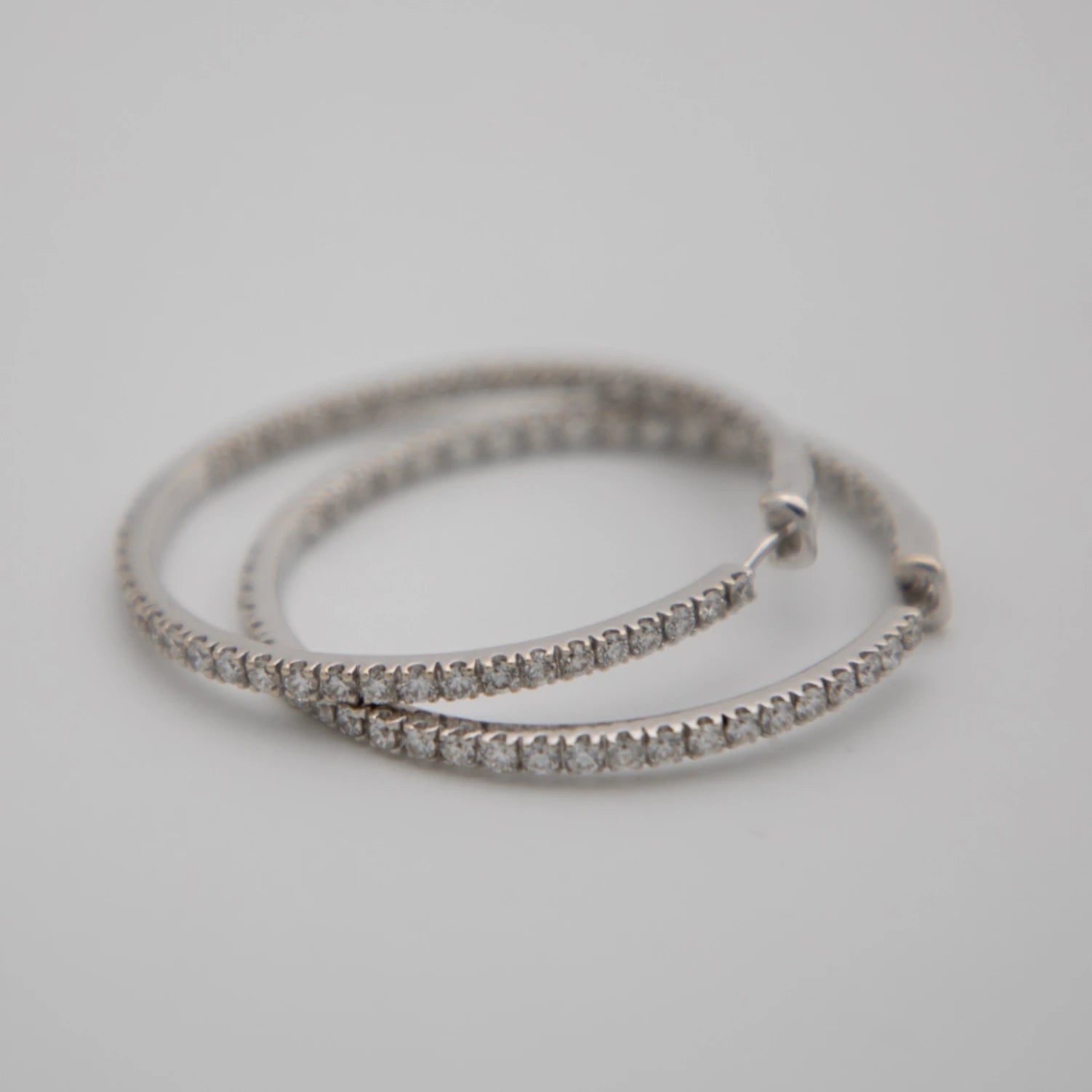 Boucles d'oreilles Or blanc et Diamant pavage