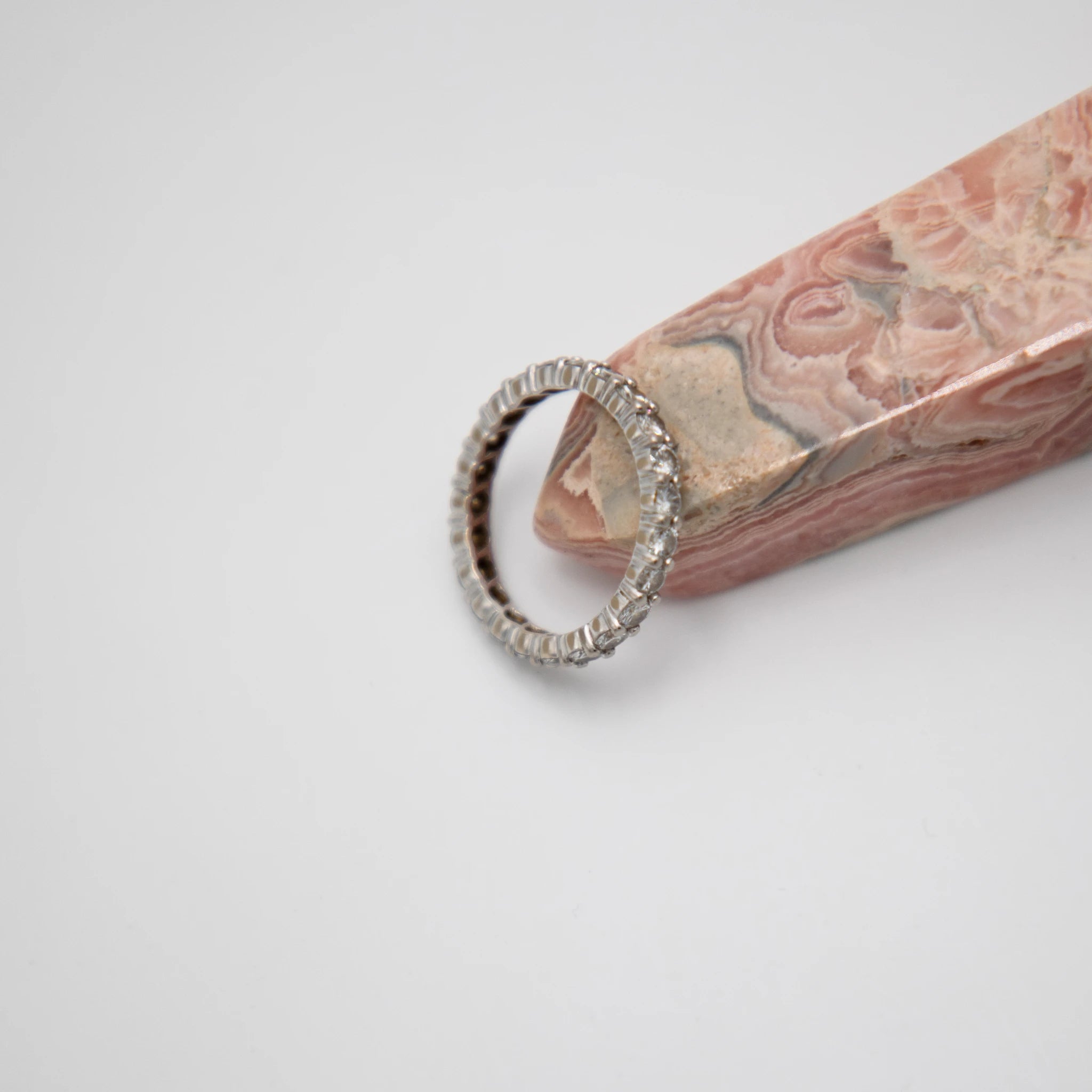 Bague Or blanc et Diamant pavage