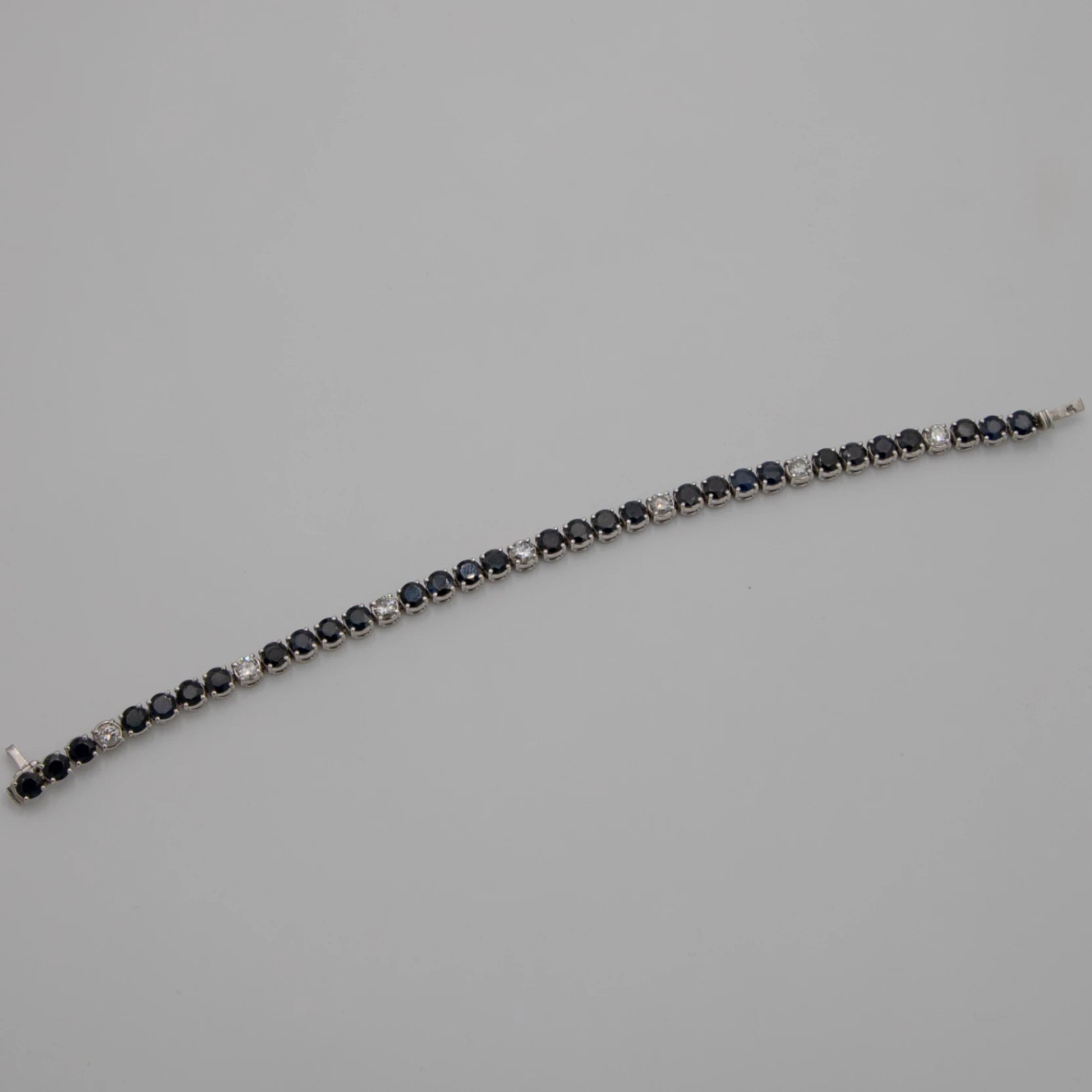 Bracelet Or blanc et Pavé de saphirs