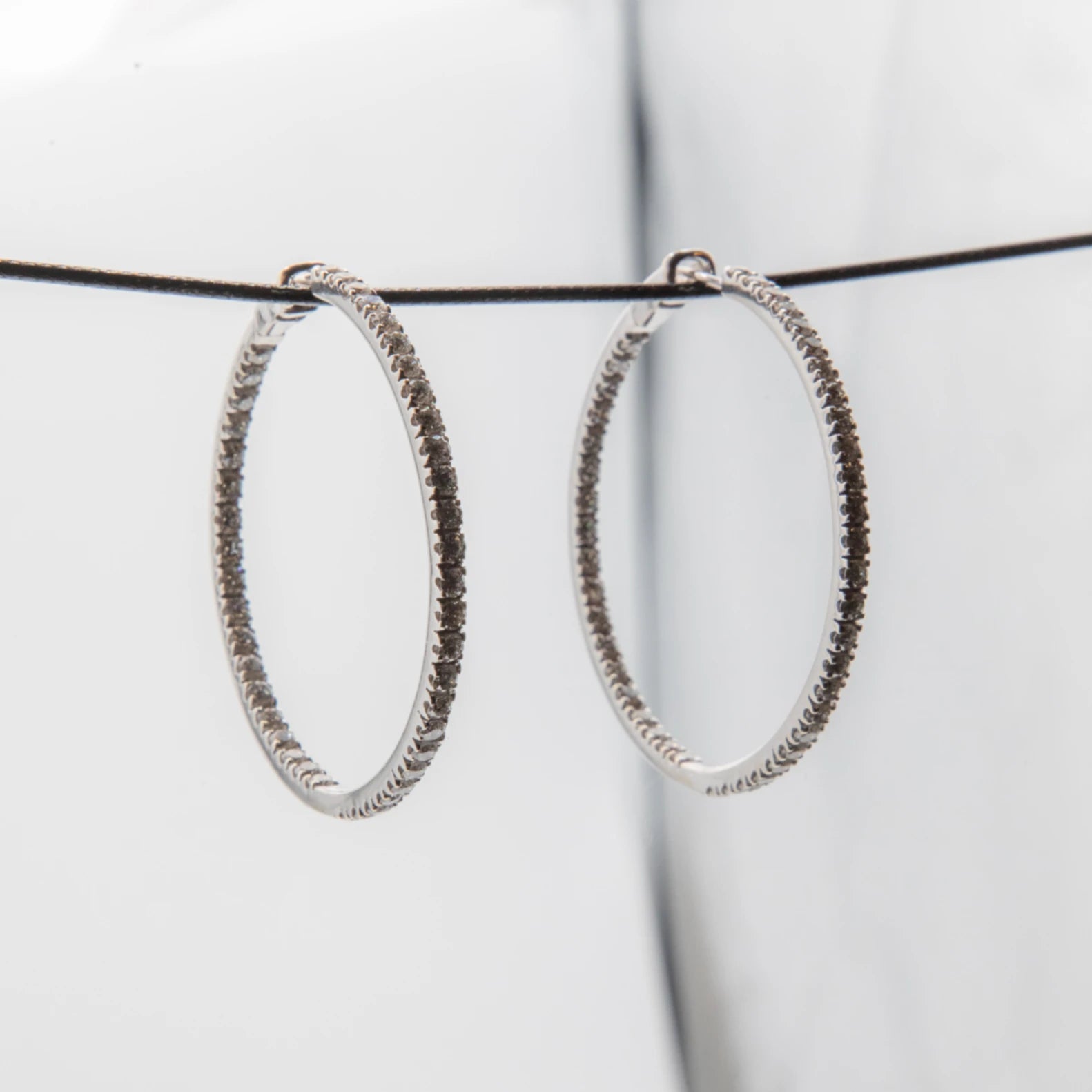 Boucles d'oreilles Or blanc et Diamant pavage