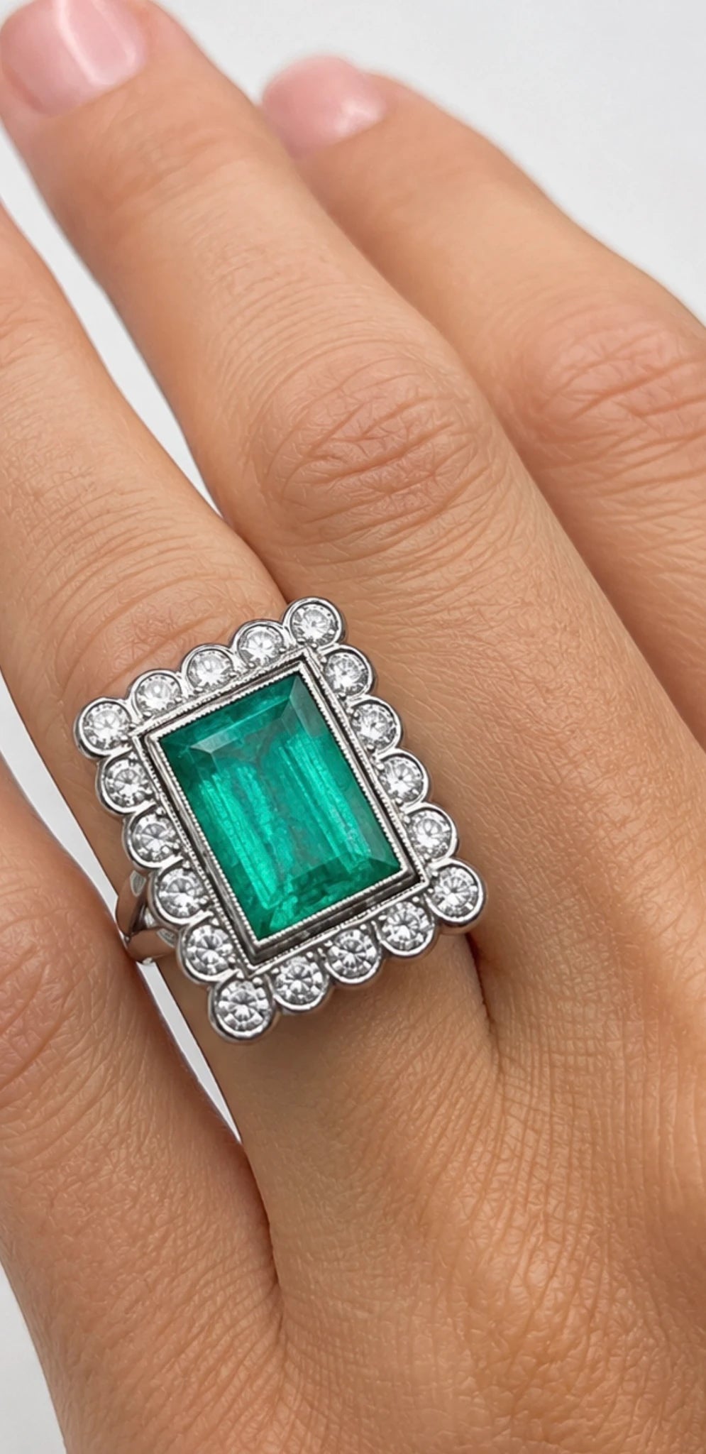 Bague platine et Émeraude