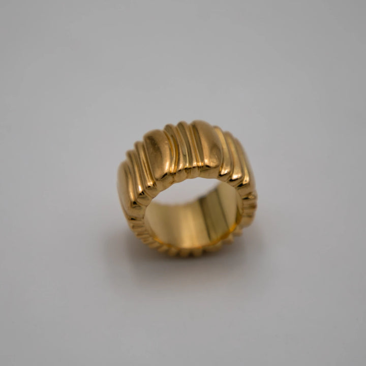 Cartier Bague Casque or