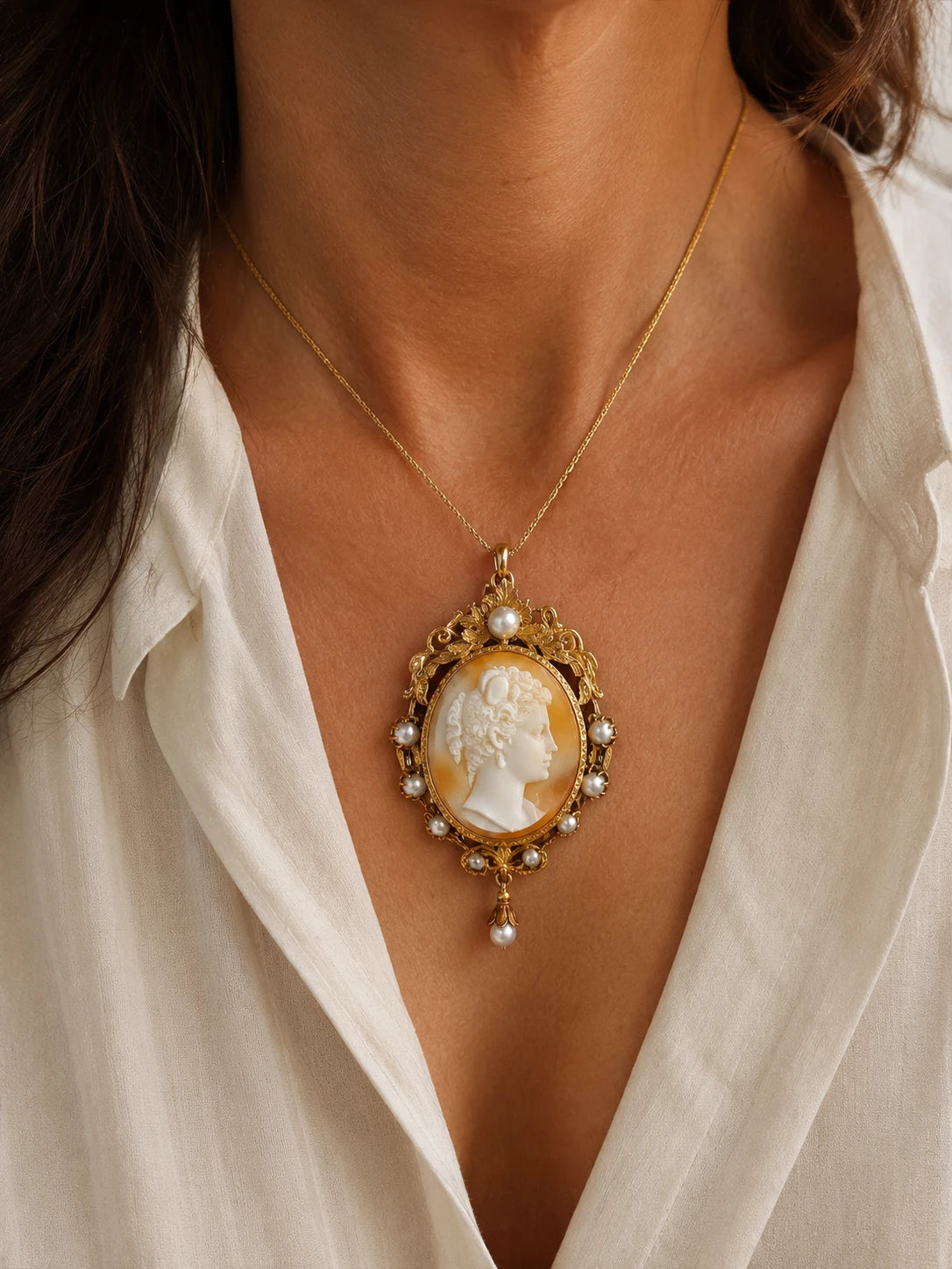 Pendentif or et Calcedoine