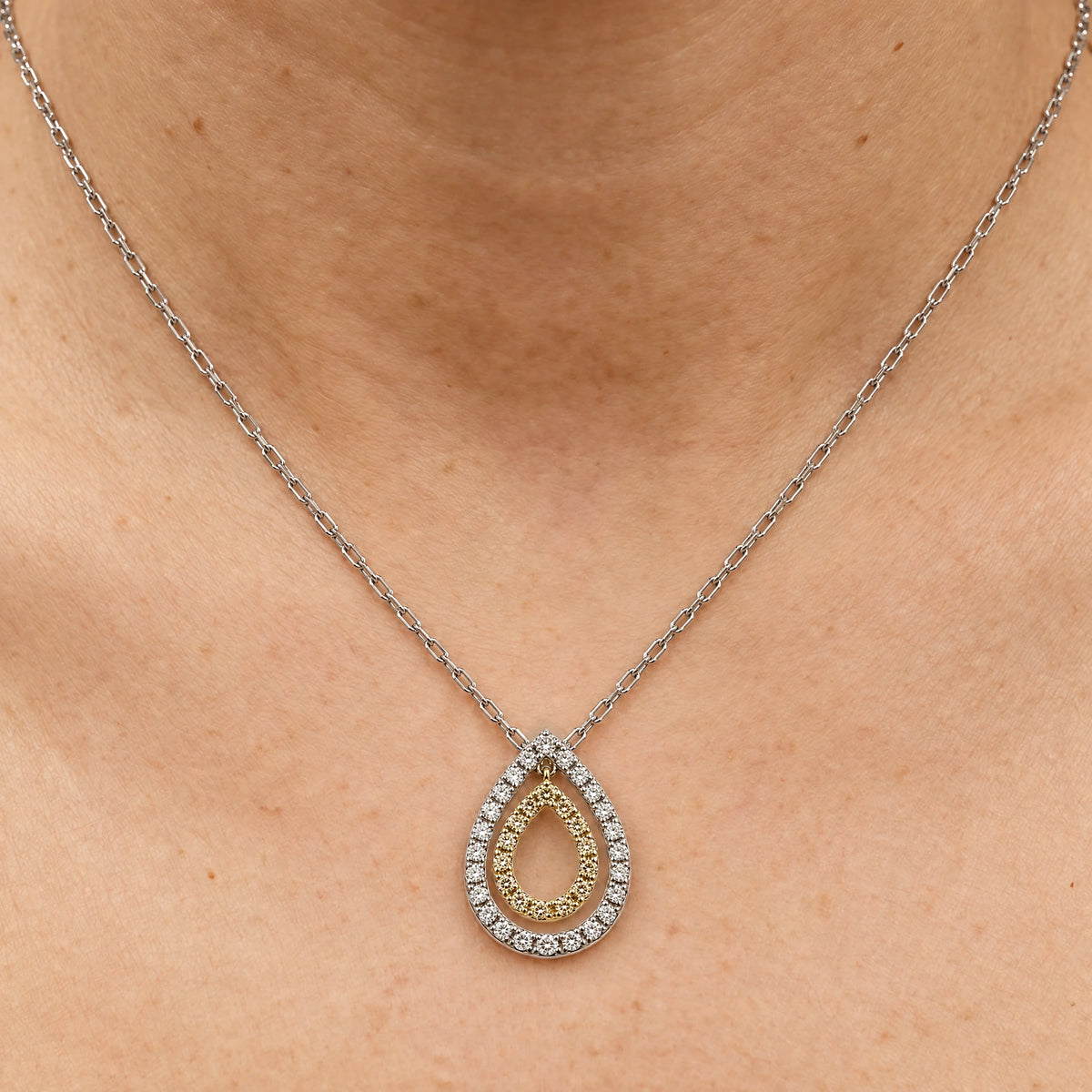 Collier or et Diamant pavage
