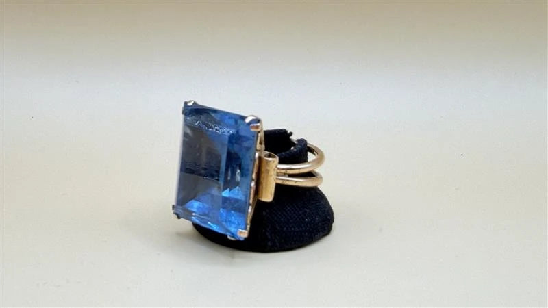 Bague Or jaune et Topaze
