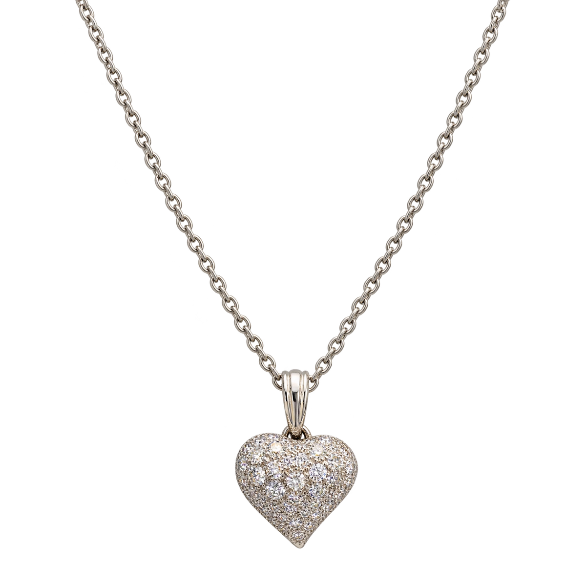 Chaîne en or blanc et pendentif coeur