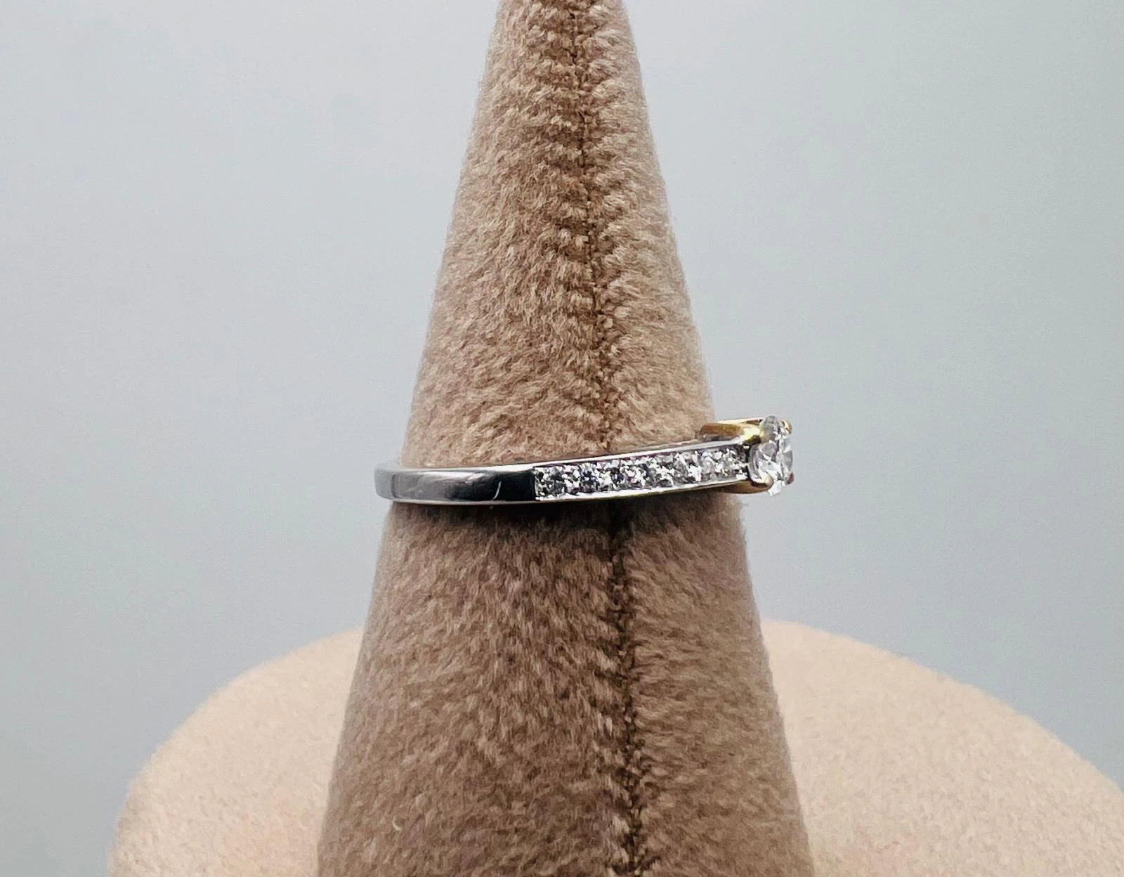 April by Bague or et Diamant