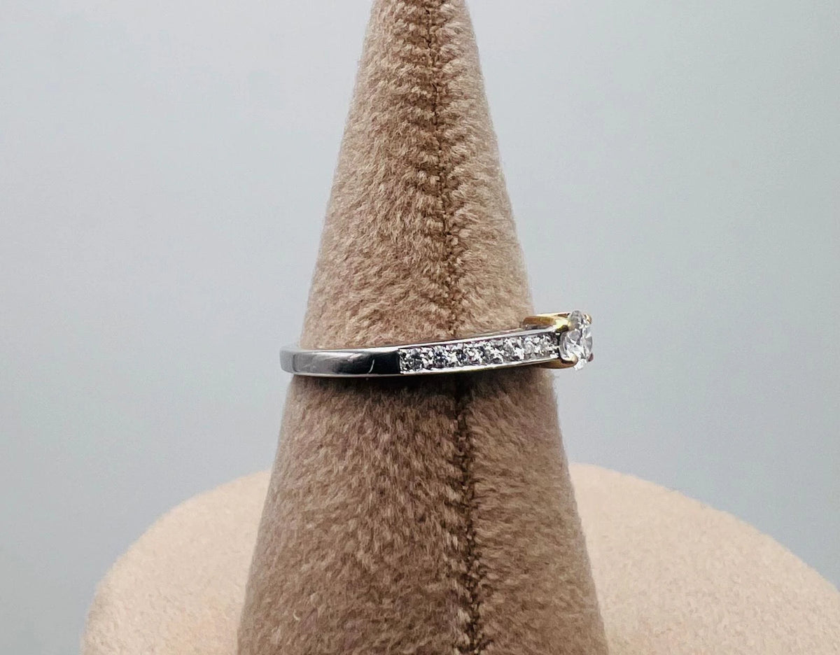 April by Bague or et Diamant