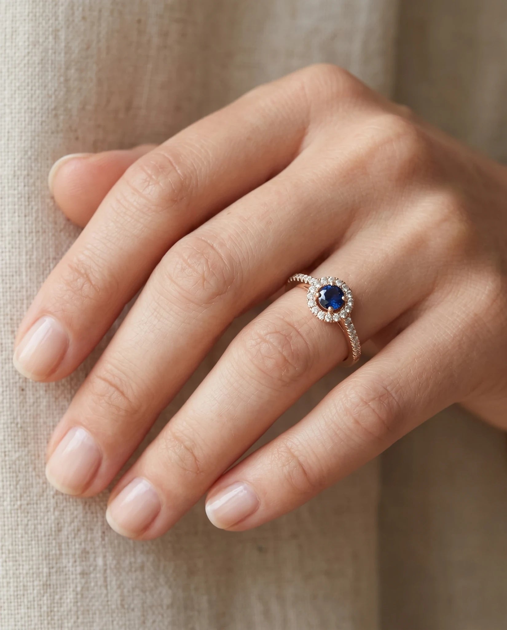 April by Bague Or jaune et Saphir