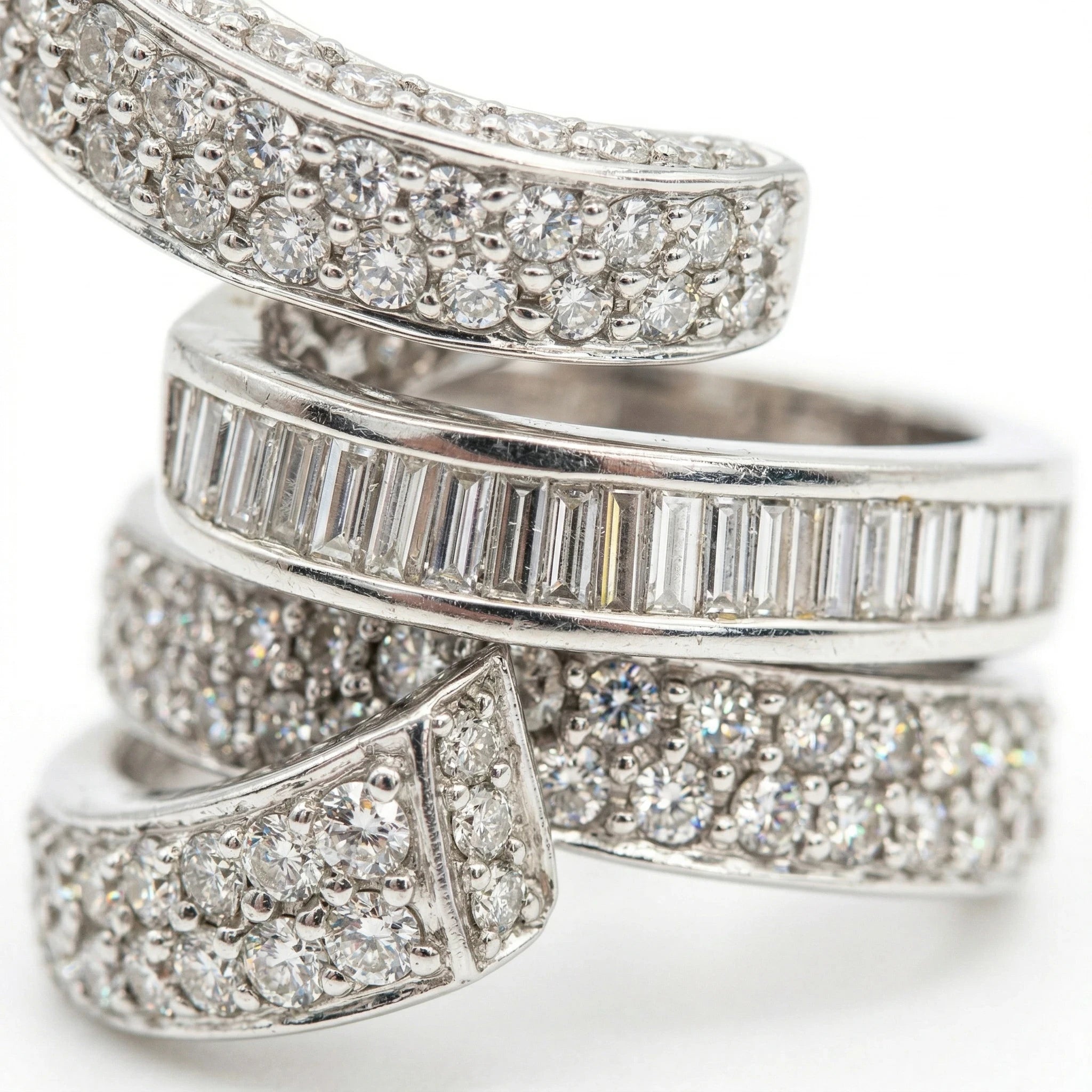 Non signée Bague Or blanc et Diamant pavage