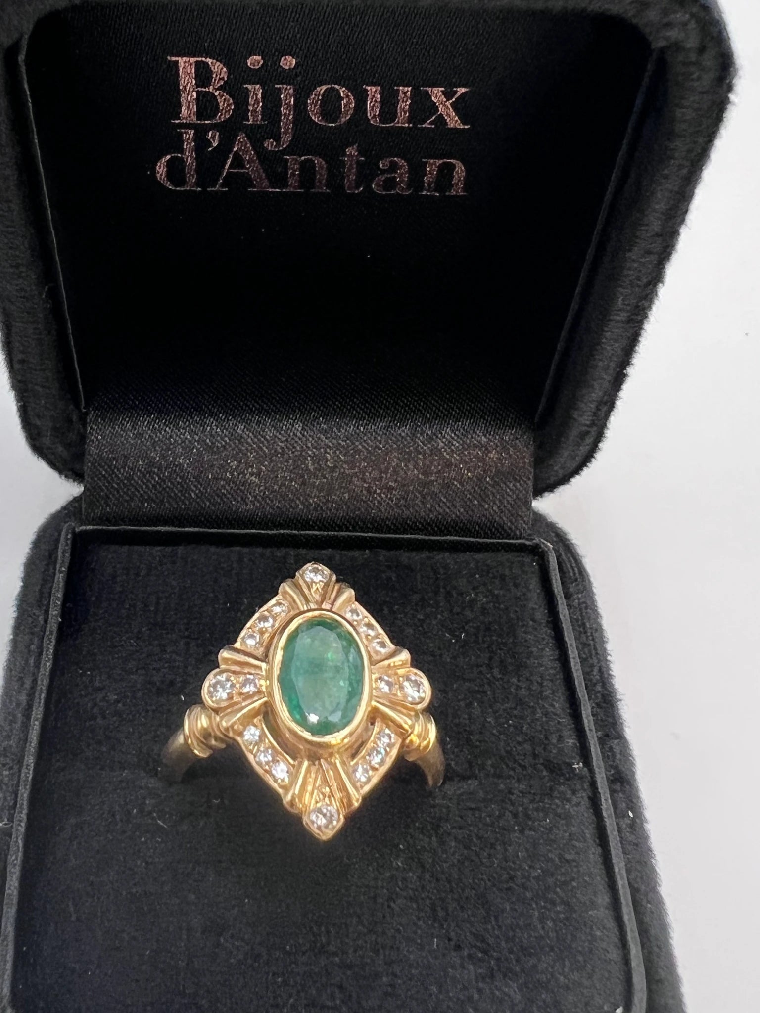 Bague Or jaune et Émeraude