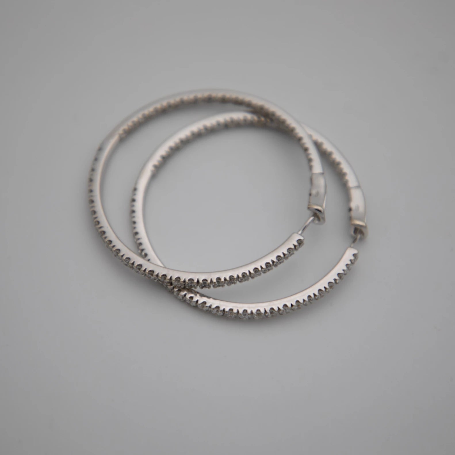 Boucles d'oreilles Or blanc et Diamant pavage