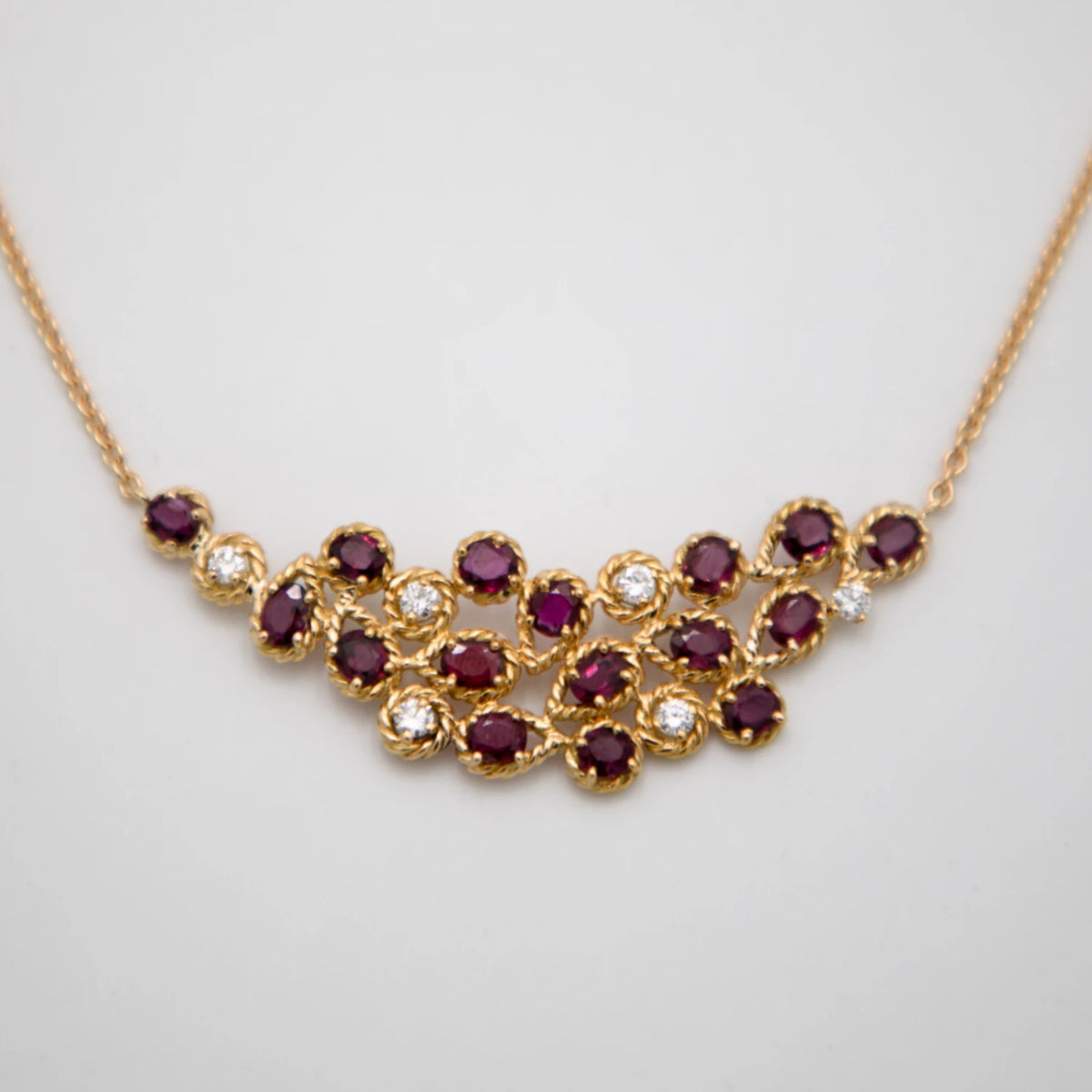 Collier Or jaune et Rubis
