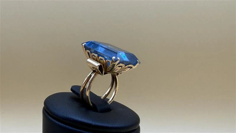 Bague Or jaune et Topaze