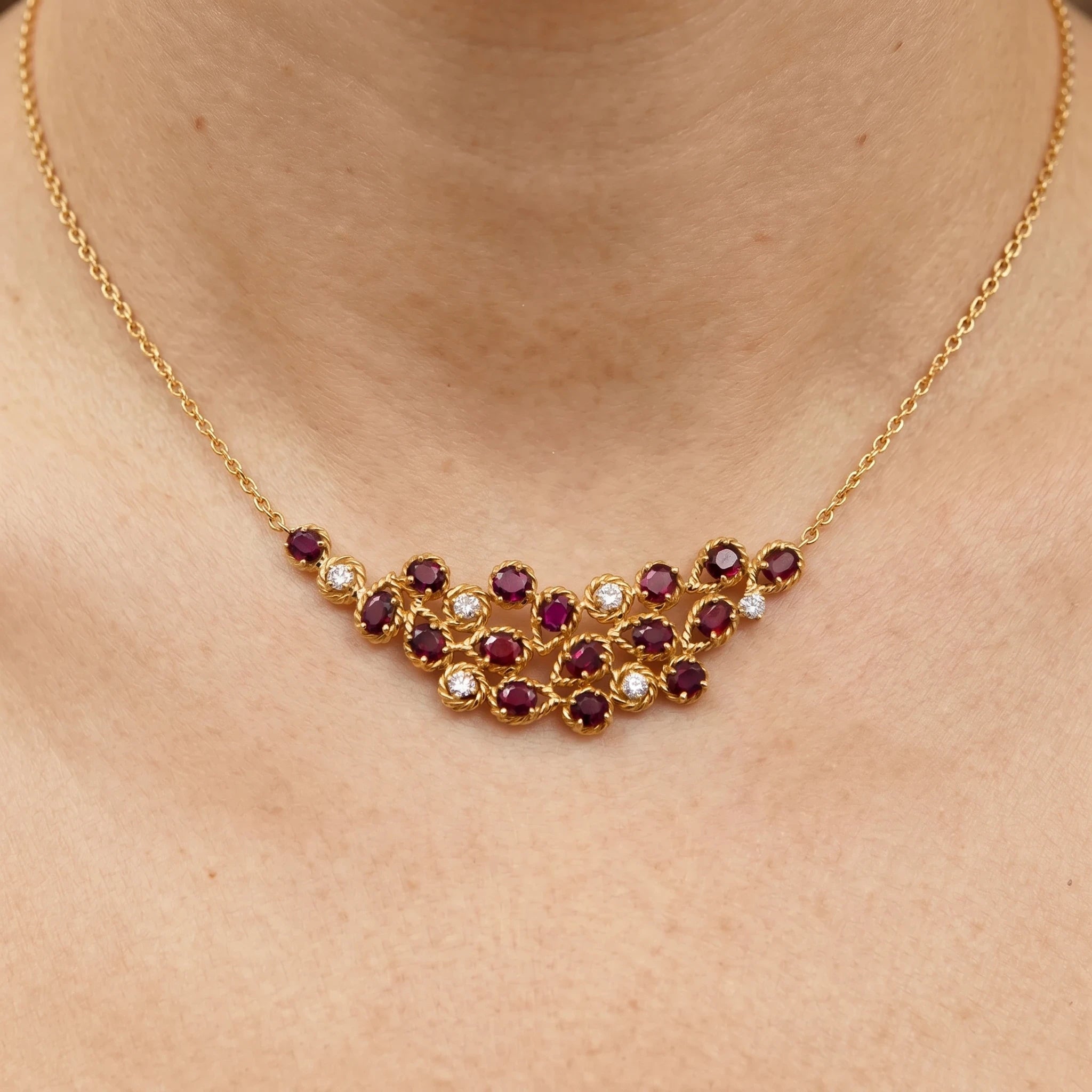 Collier Or jaune et Rubis