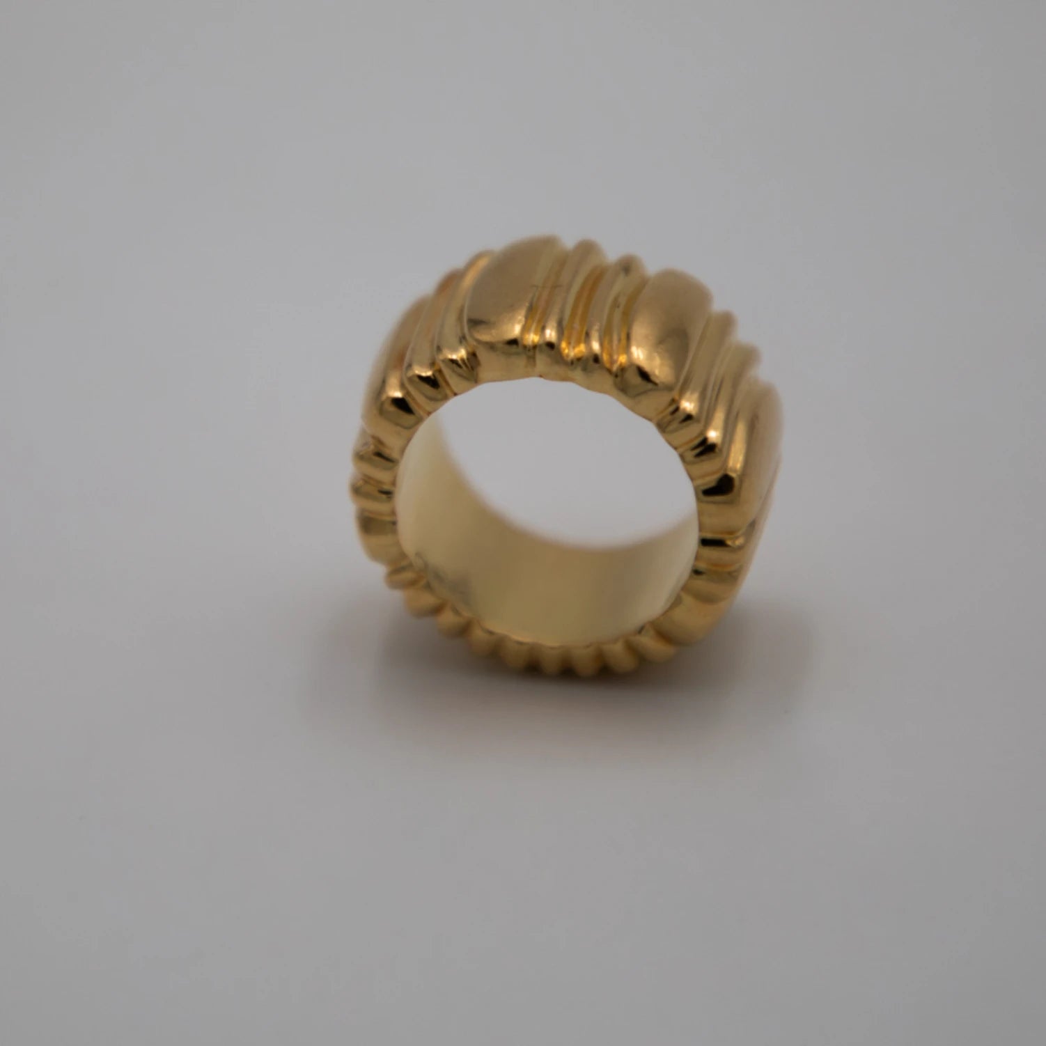 Cartier Bague Casque or