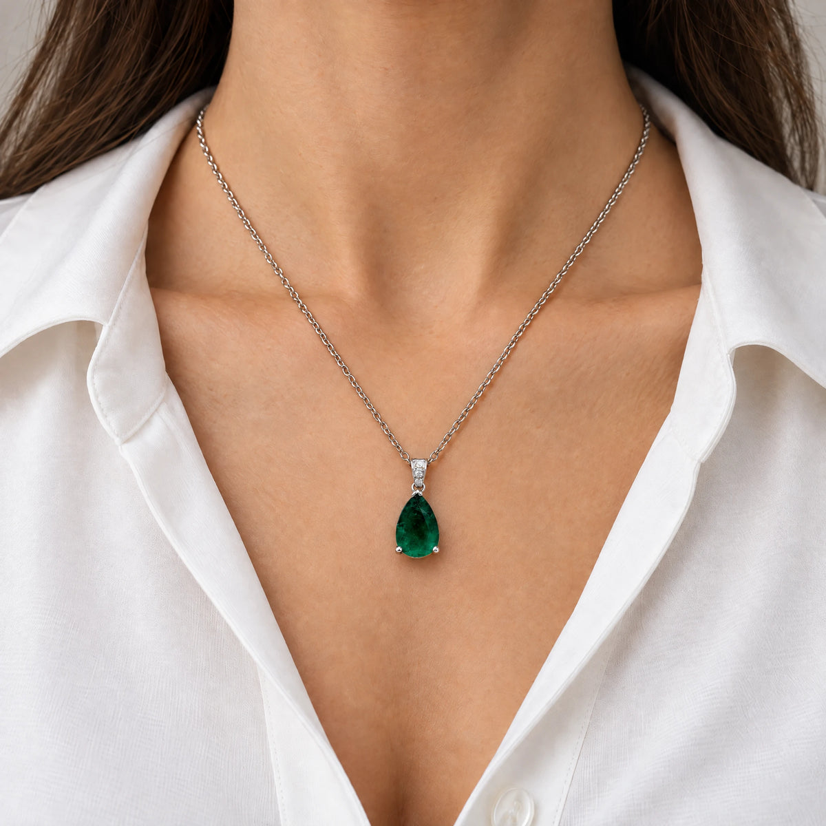 Pendentif or et Émeraude