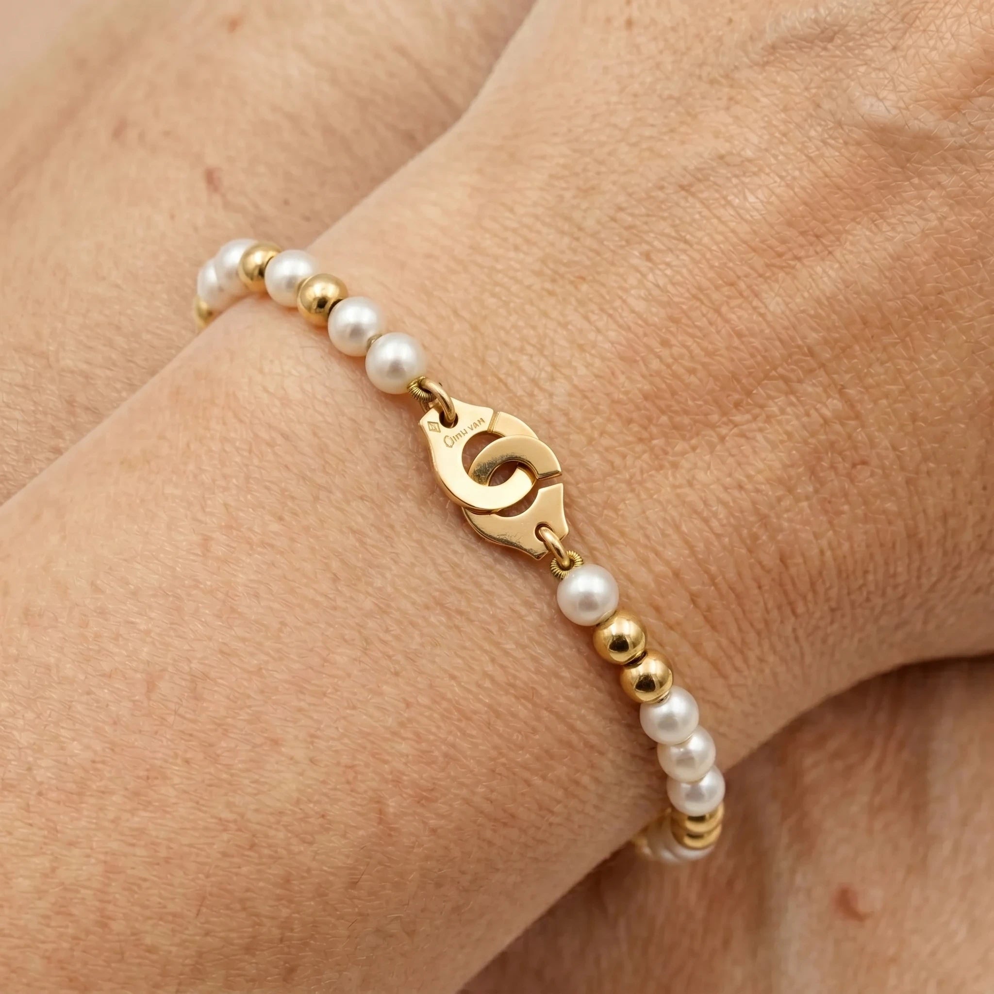 Bracelet Menottes R10 Or jaune et Perle